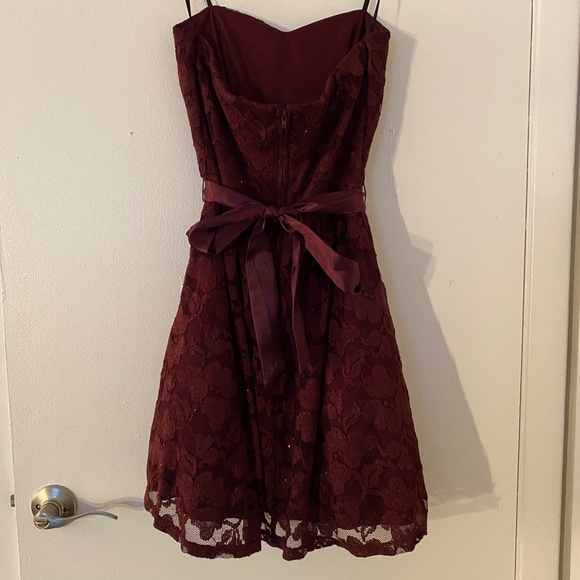 👗HP👗 Delias Burgundy Strapless Dress - Picture 3 of 13